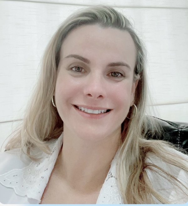 Dra. Carolina Nunes